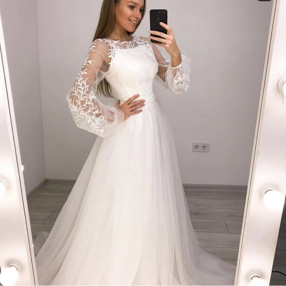 New Wedding dress. Size S